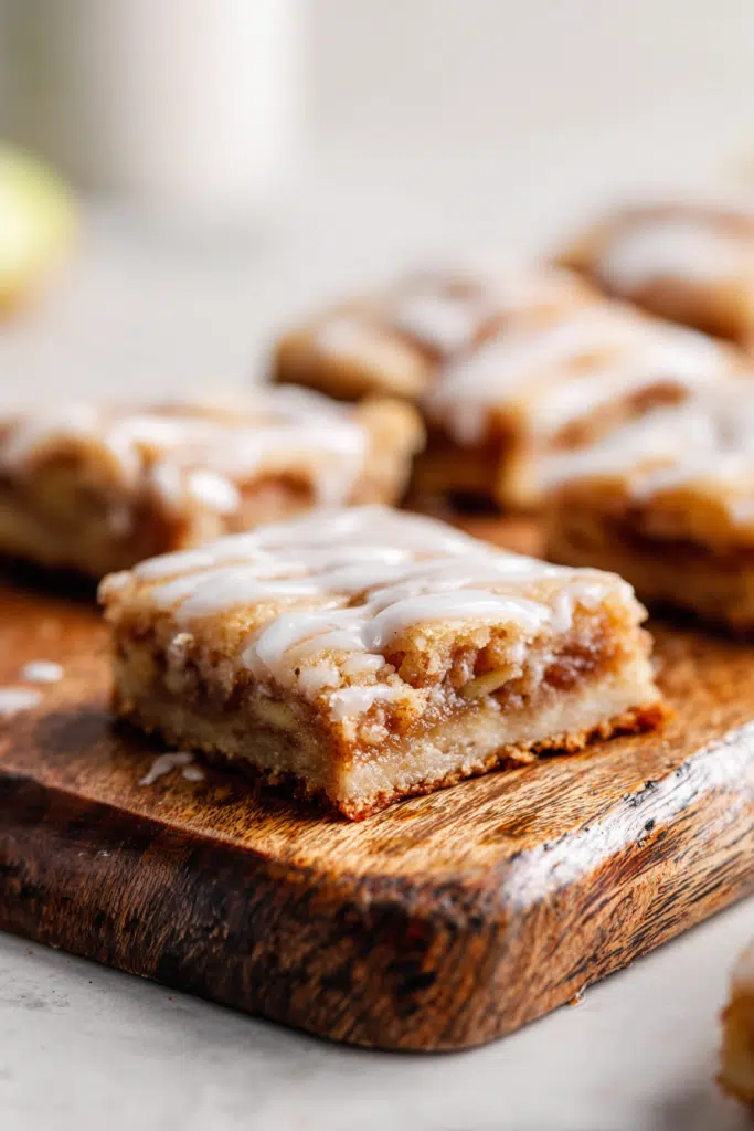 Flaky Apple Pie Bars